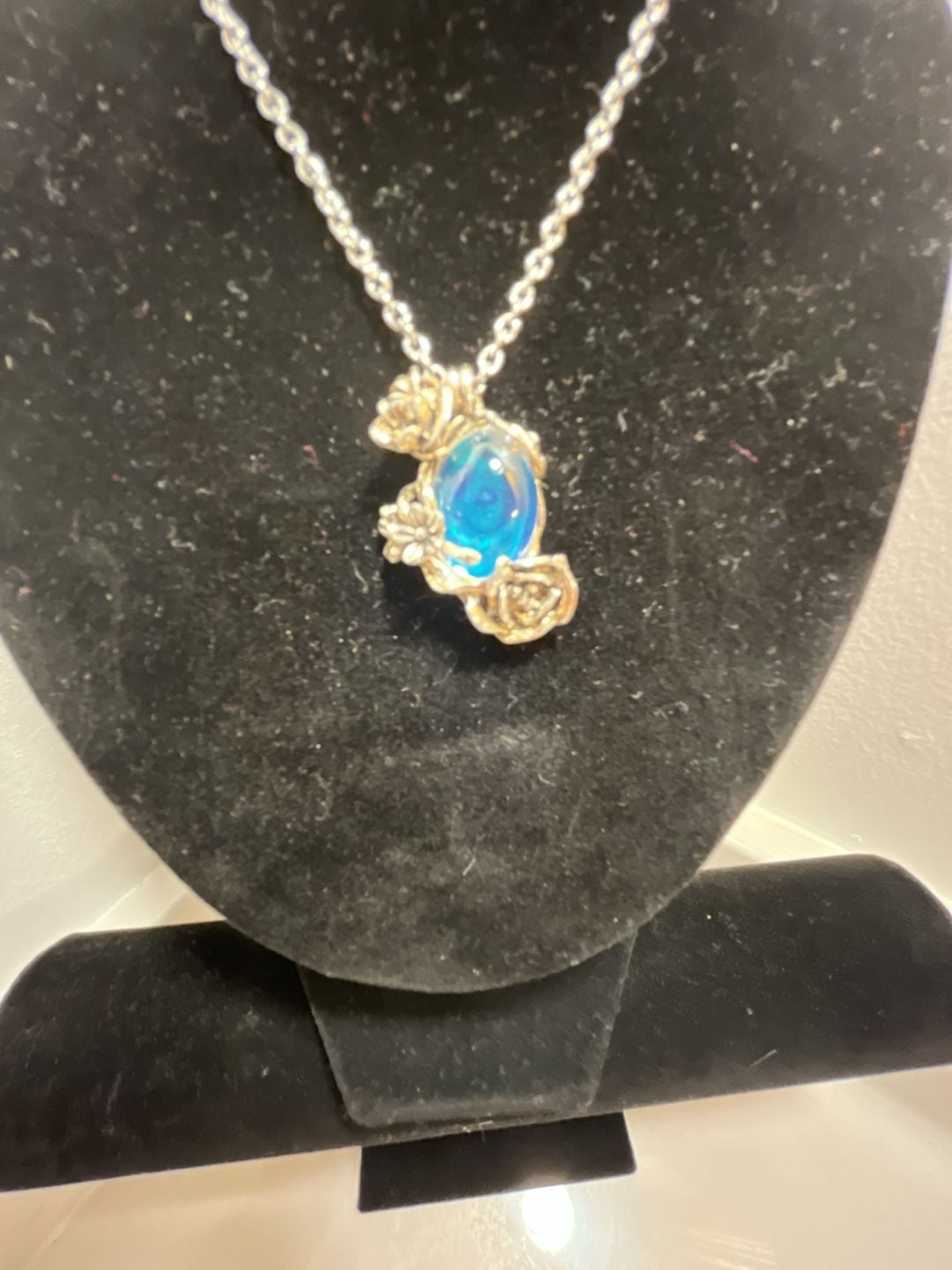 Vintage Style Silver Iridescent Moonstone Pendant Necklace 7