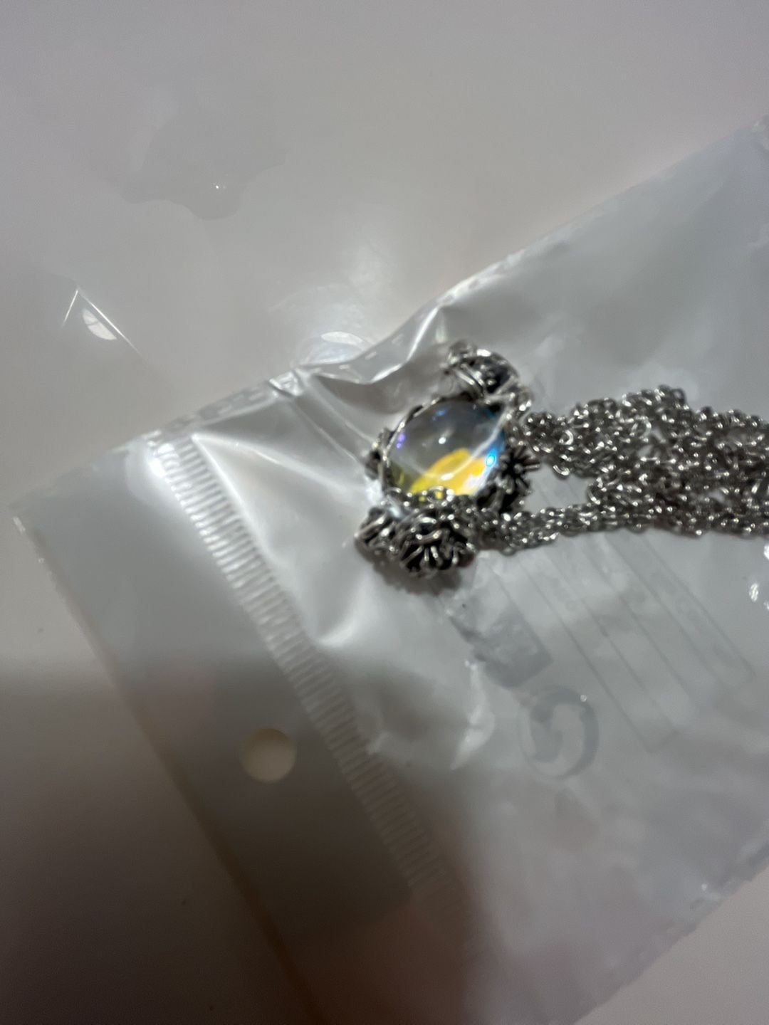 Vintage Style Silver Iridescent Moonstone Pendant Necklace 12