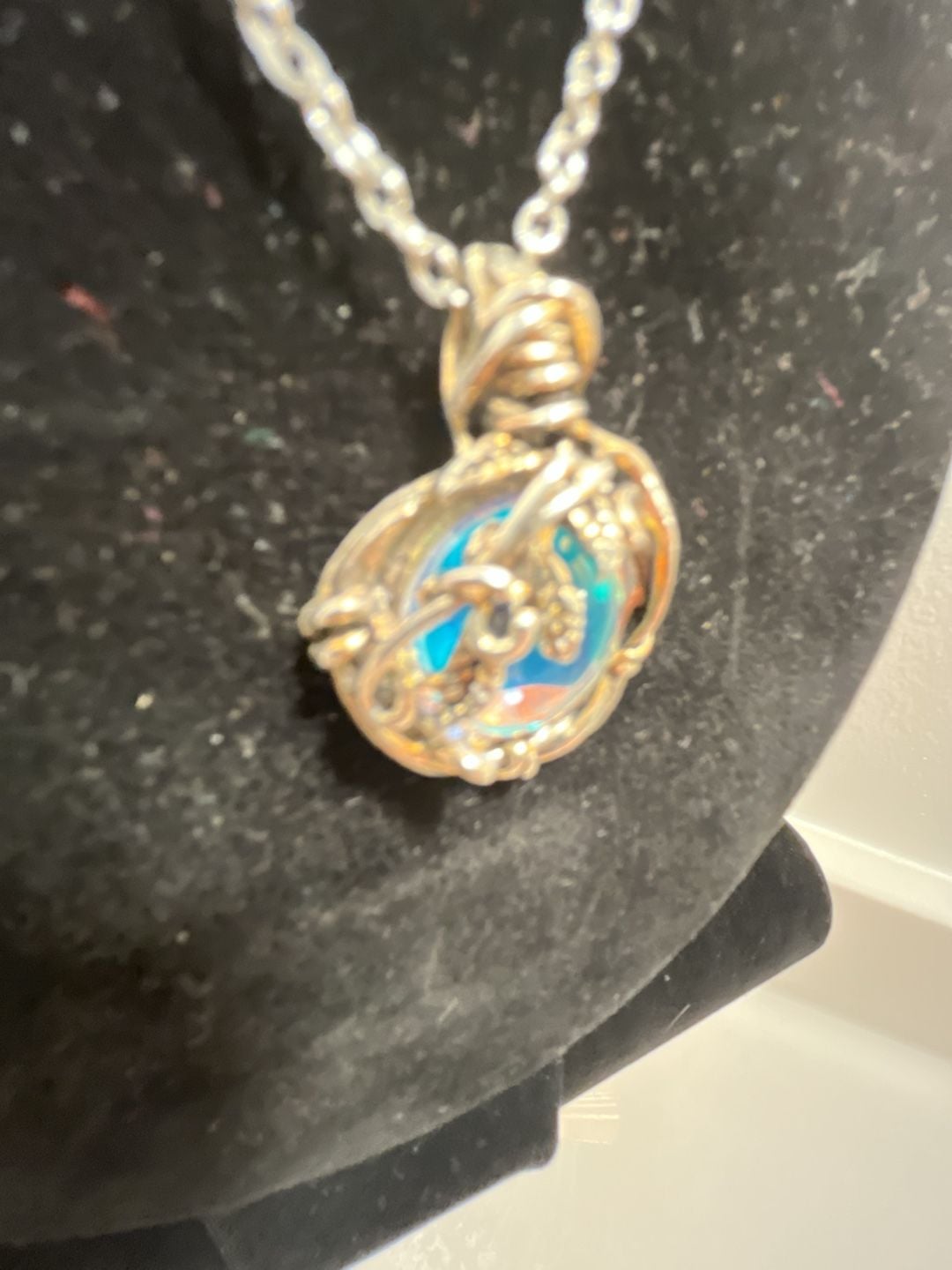 Thorn Vine Moonstone Necklace Iridescent Pendant 12