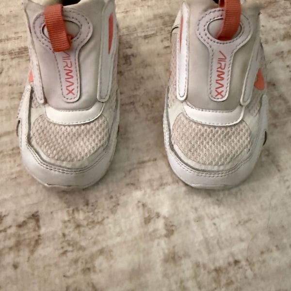 Nike Air Max Bolt Size 8C White Crimson Bliss