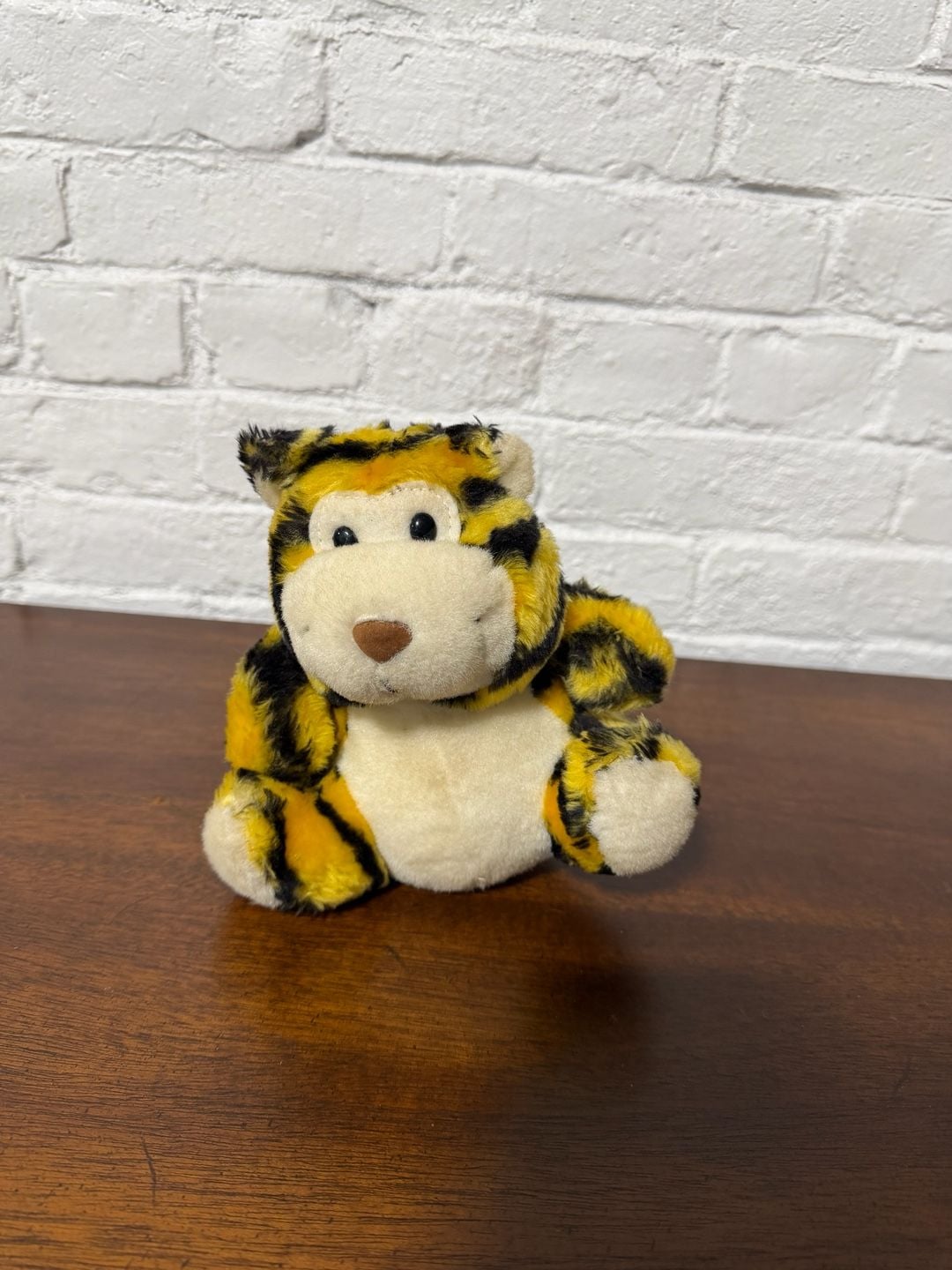 Russ Berrie Tripper Tiger Plush Stuffed Animal Yellow Black 1