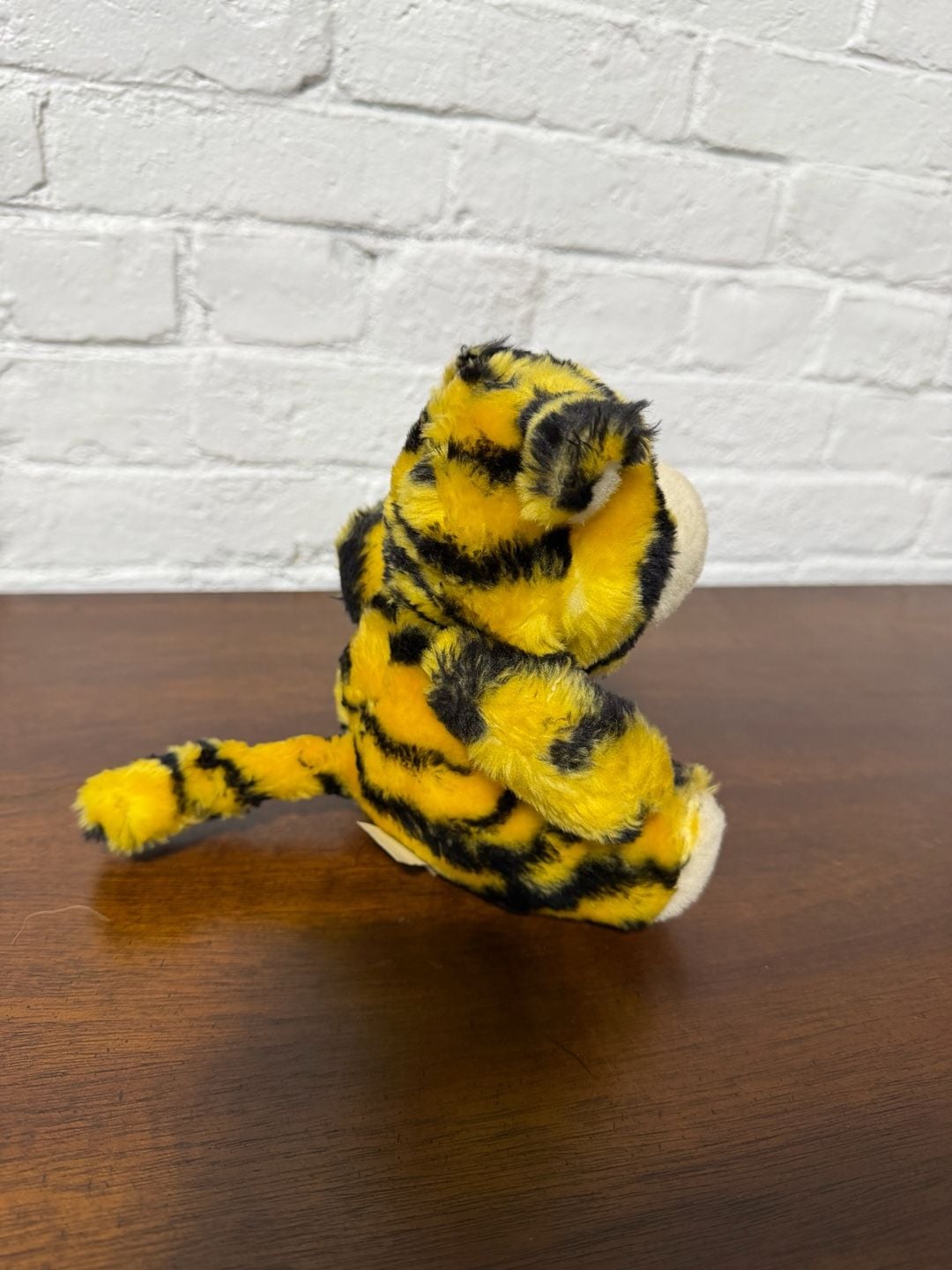 Russ Berrie Tripper Tiger Plush Stuffed Animal Yellow Black 3
