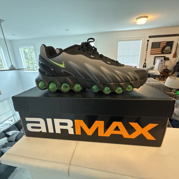 Nike Air Max Dn8 Size 12 Black Volt Light Smoke Grey Sneakers