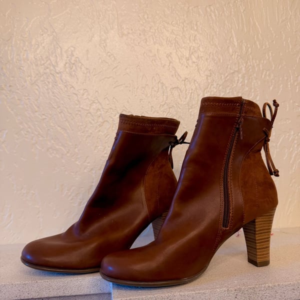 A2 by Aerosoles Ankle Boots Size 9.5 Brown Heeled Zippers