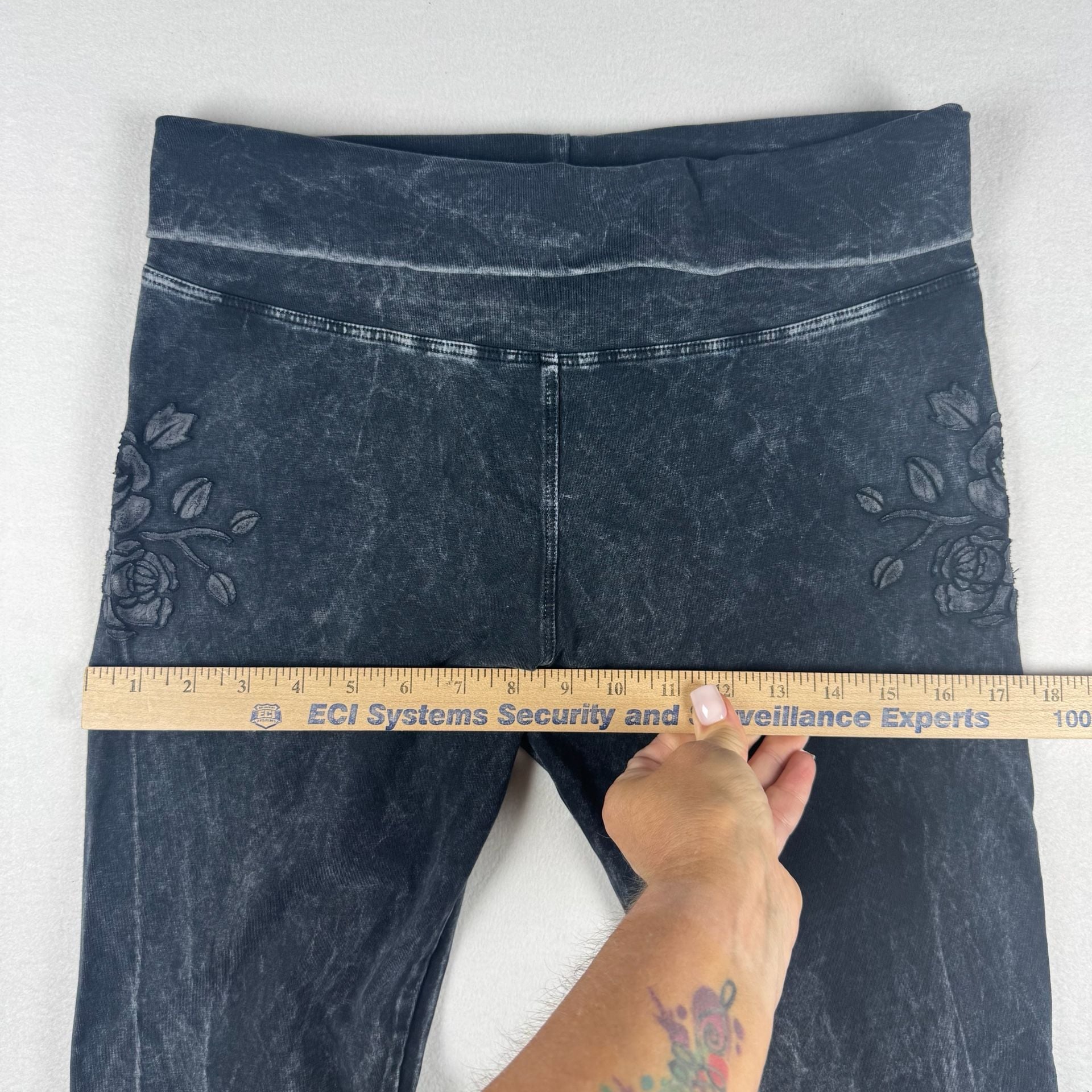 T-Party Mineral Wash Rose Applique Yoga Y2K Pants Black Acid Wash Large 8