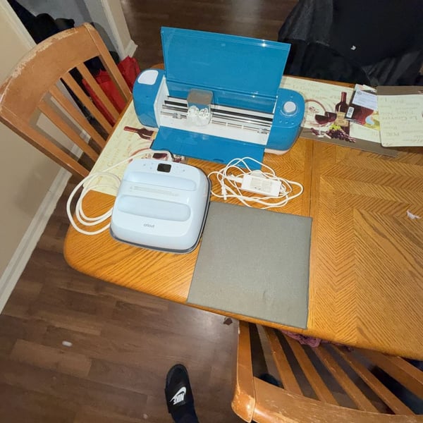 Cricut Explore Air 2 Cutting Machine & Cricut EasyPress 2 Heat Press Bundle.