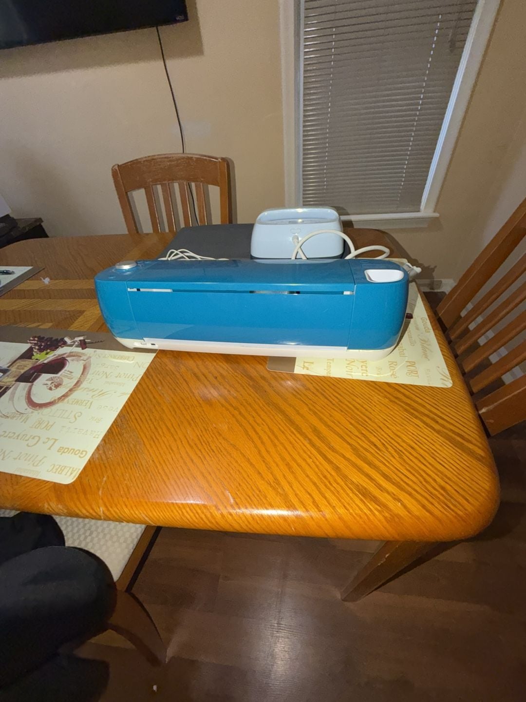 Cricut Explore Air 2 Cutting Machine & Cricut EasyPress 2 Heat Press Bundle. 10