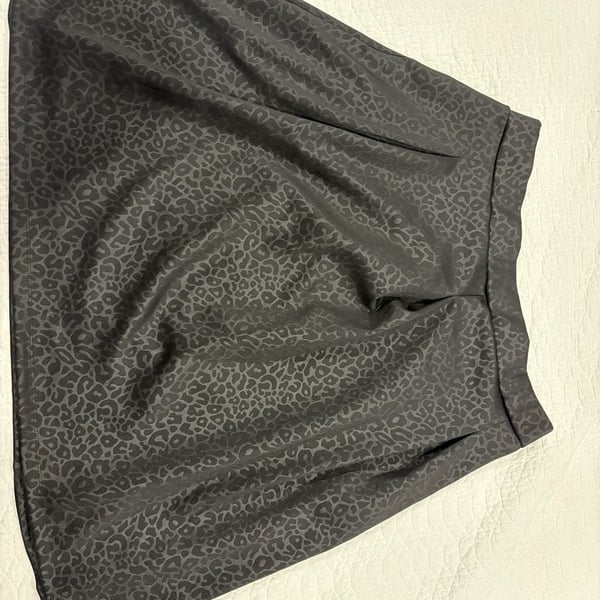 Urban Affair Women’s 2X Black Gray Leopard Print A-Line Skirt