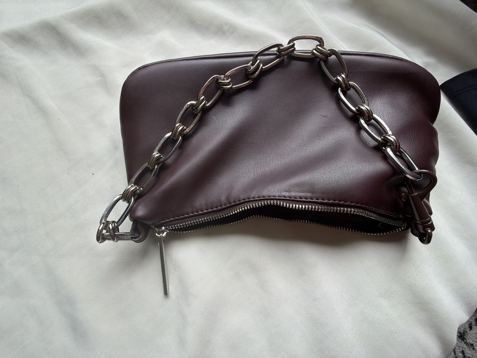Like Dreams Brown Chain Strap Shoulder Baguette 4