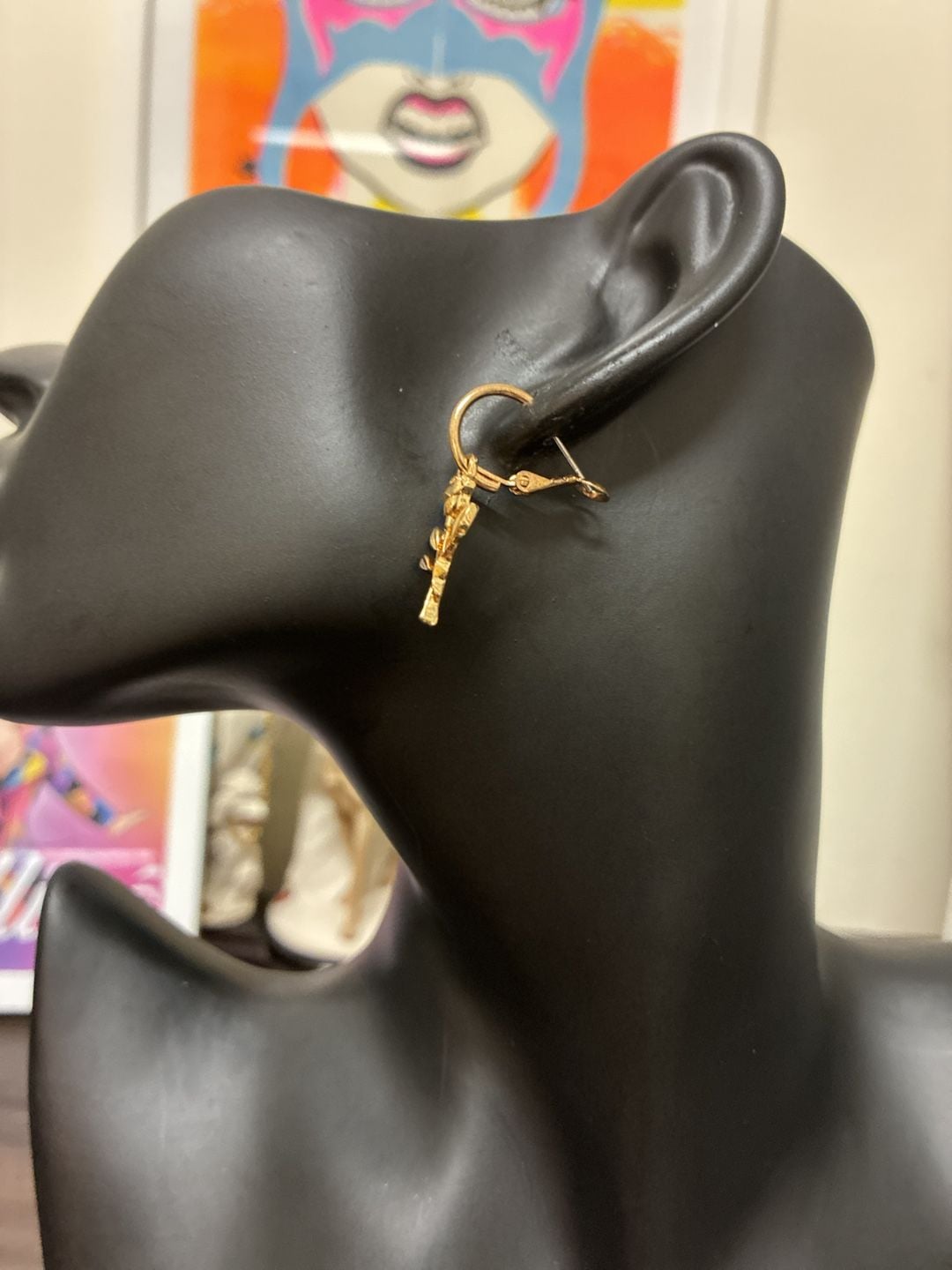 Gold Tone Rose Flower Charm Hoop Earrings Dangle Floral Jewelry 3
