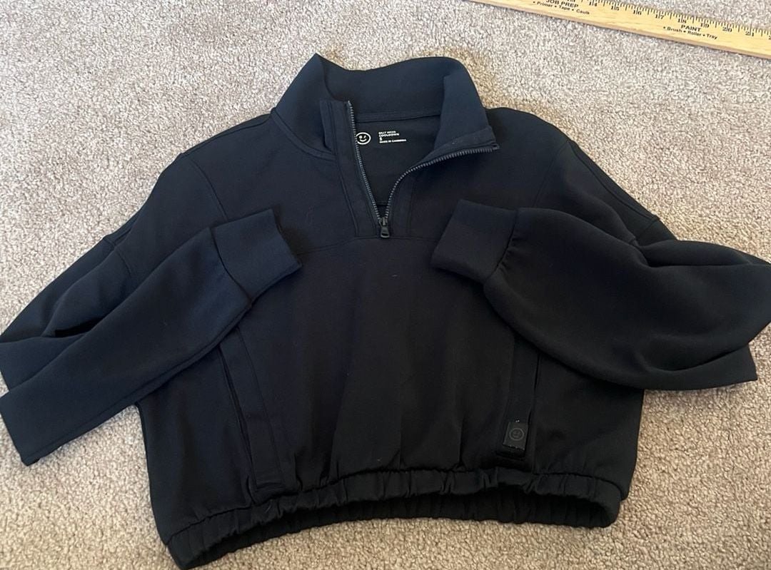 Gilly Hicks Cooldown Half-Zip Sweatshirt Size S Black Cropped Pullover 3