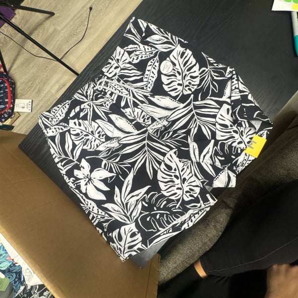Member's Mark Resort Swim Trunk Size M Black White Tropical Leaf