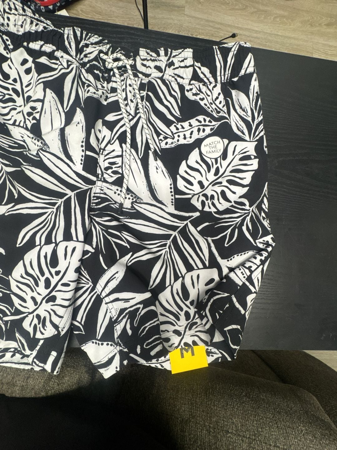Member's Mark Resort Swim Trunk Size M Black White Tropical Leaf 3