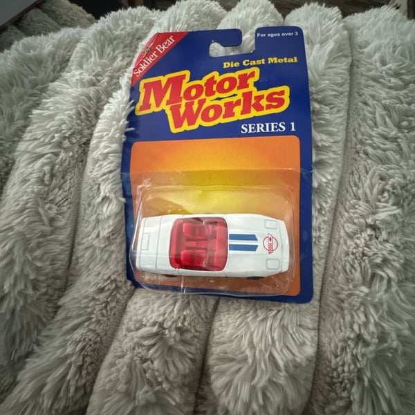 Maisto Soldier Bear Motor Works Series 1 Chevrolet Corvette