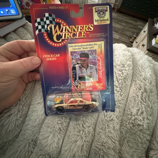 Winners Circle Dale Earnhardt 1998 Chevrolet Monte Carlo