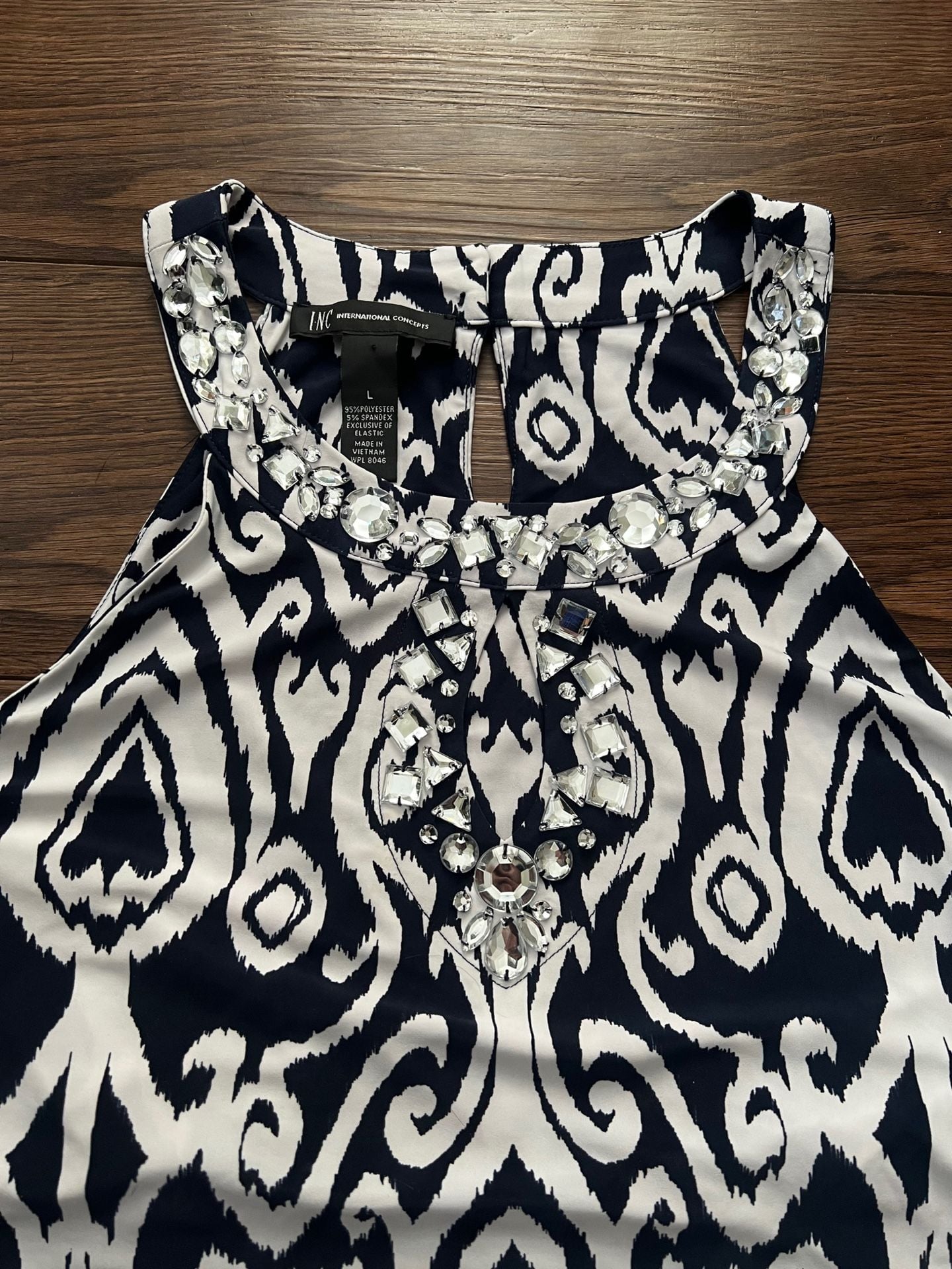 INC International Concepts Halter Top Size L Black White Medallion Beaded 4