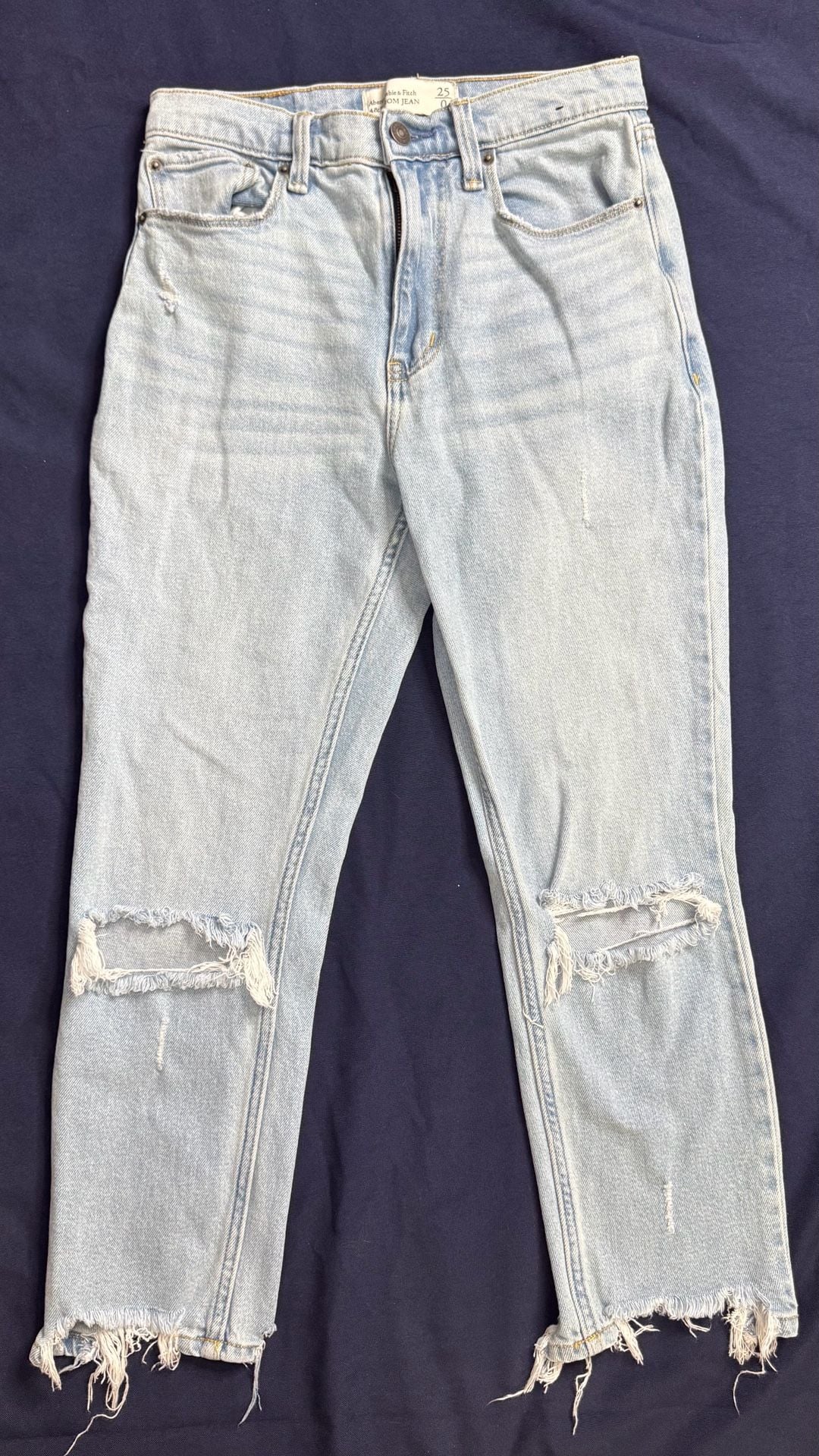 Abercrombie & Fitch A&F Mom Jeans 25 0S Light Wash Distressed Raw Hem 3