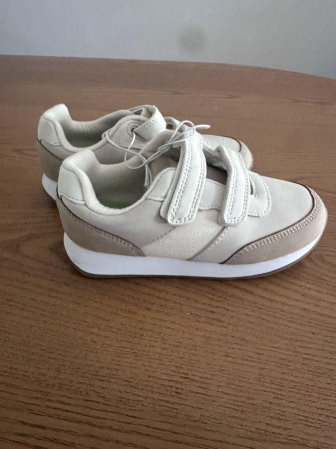 Cat & Jack Charlie Retro Sneakers Size 12 Tan White 3
