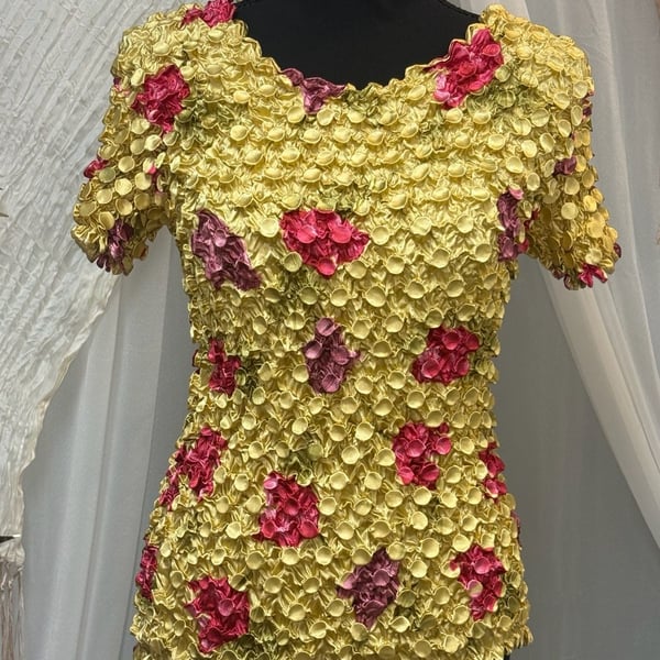 Vintage Fantazia Popcorn Shirt Size One Size Yellow Floral Crinkle