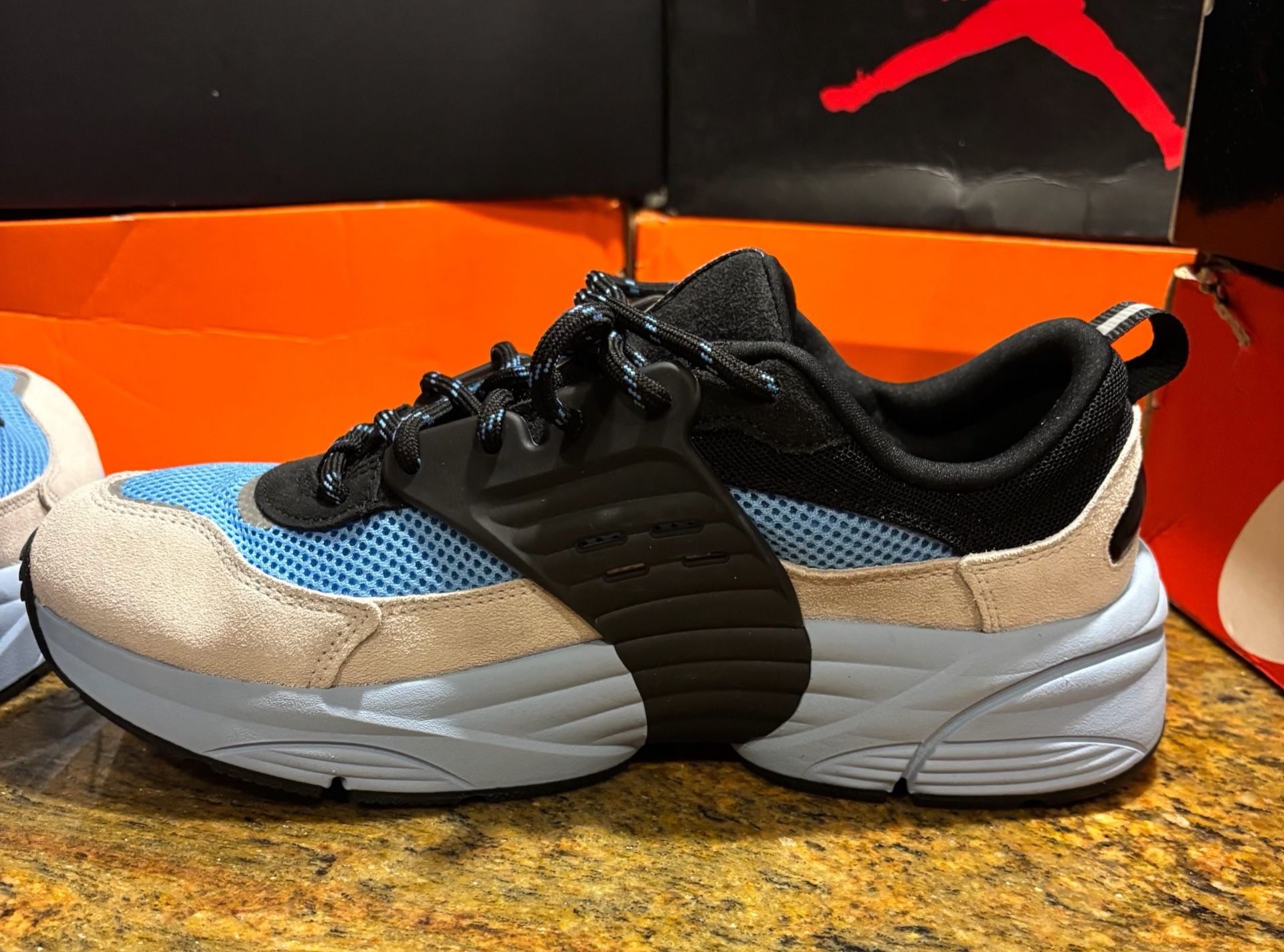 Jordan Trunner O/S Size 12 Black University Blue 3