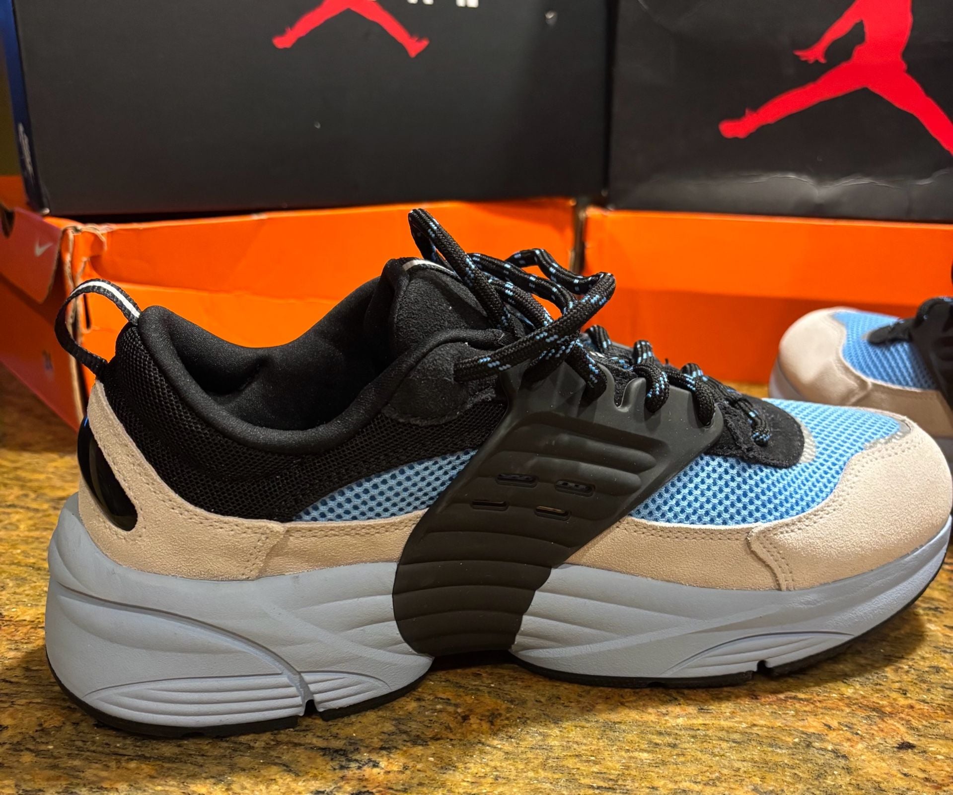 Jordan Trunner O/S Size 12 Black University Blue 5