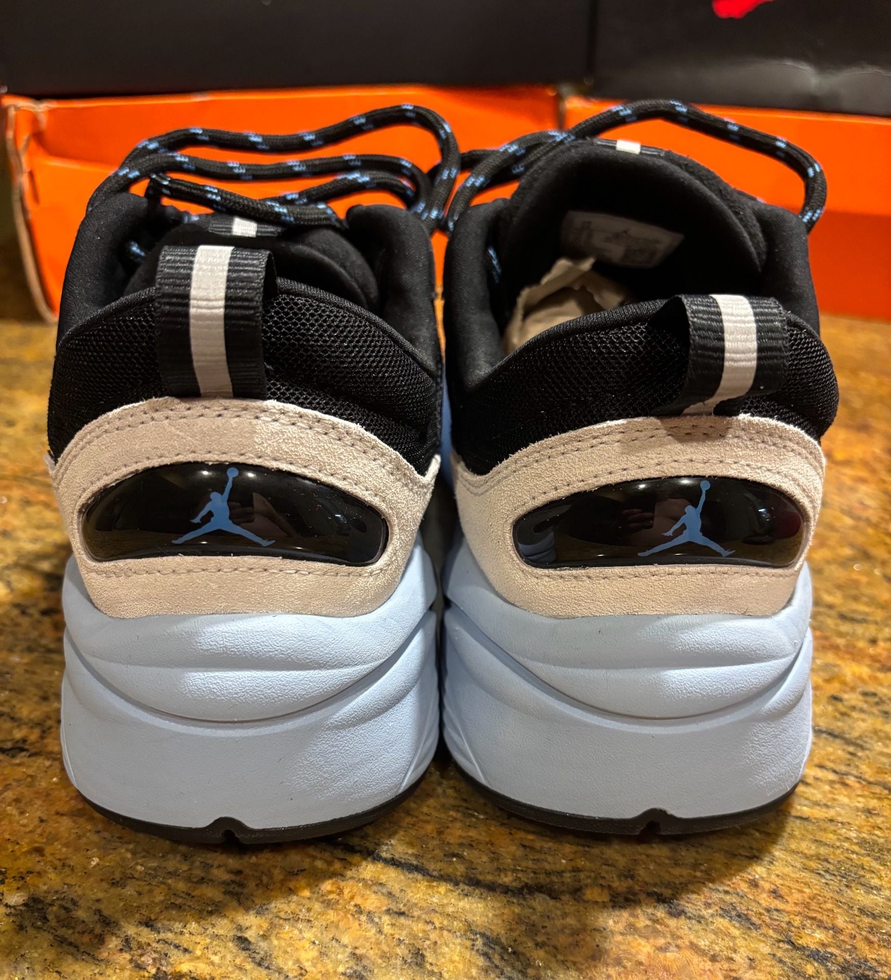 Jordan Trunner O/S Size 12 Black University Blue 7