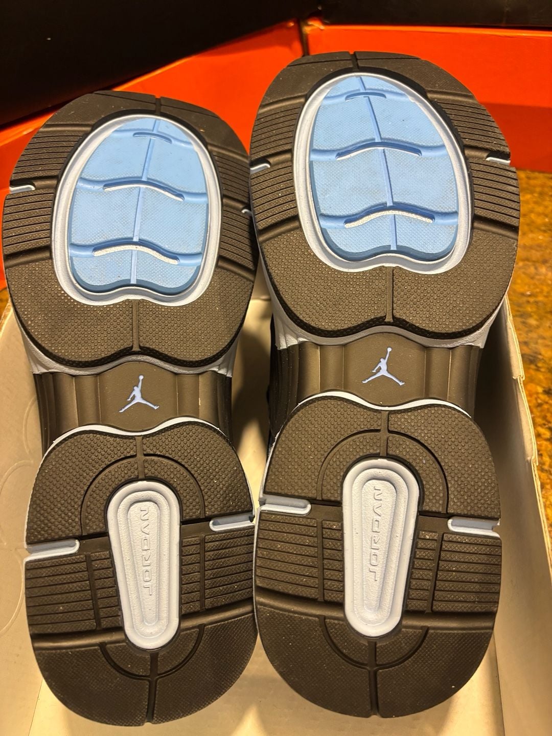 Jordan Trunner O/S Size 12 Black University Blue 10