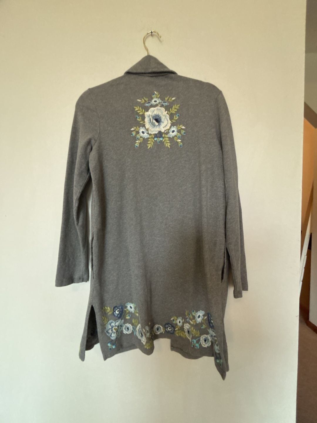 J.Jill Floral Embroidered Cardigan Size XS Gray Open Front Sweater 6