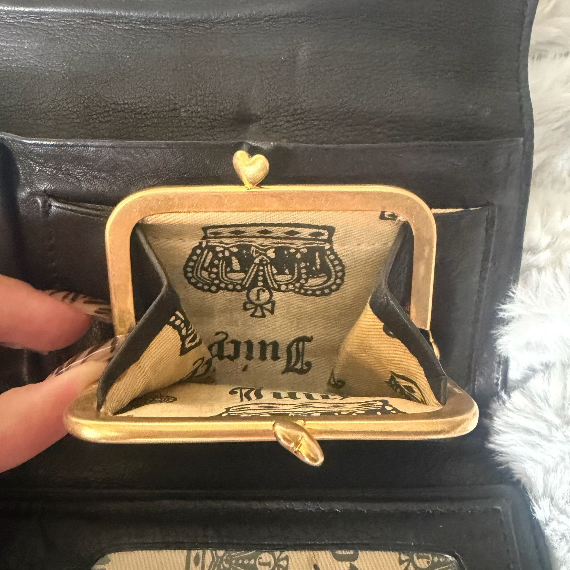 Vintage Juicy Couture Black Leather Wallet with Gold Logo and Heart J 7