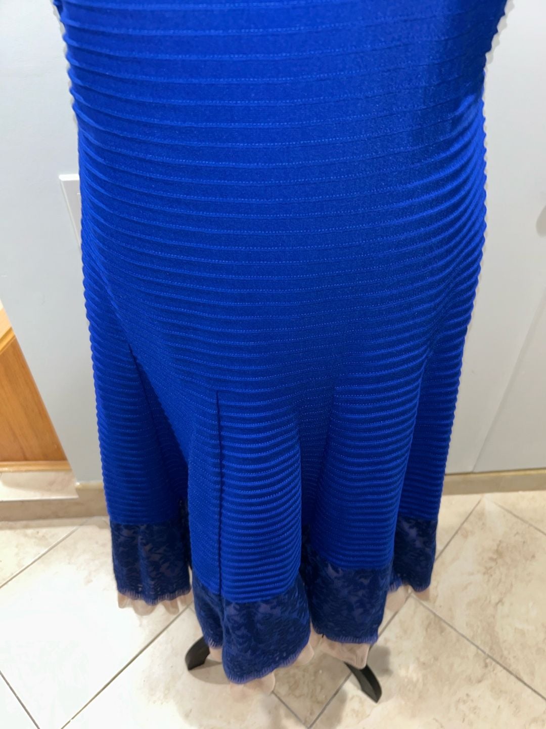Tadashi Shoji Dress Size M Blue Lace Midi Cocktail Sleeveless 8