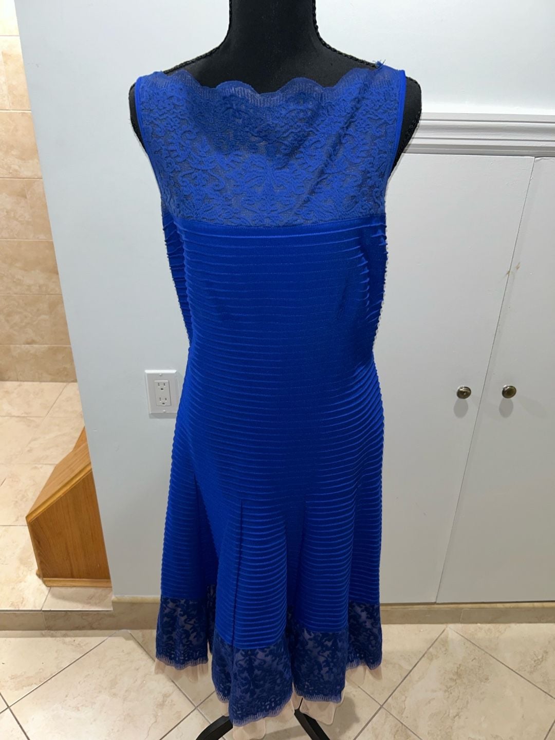 Tadashi Shoji Dress Size M Blue Lace Midi Cocktail Sleeveless 2
