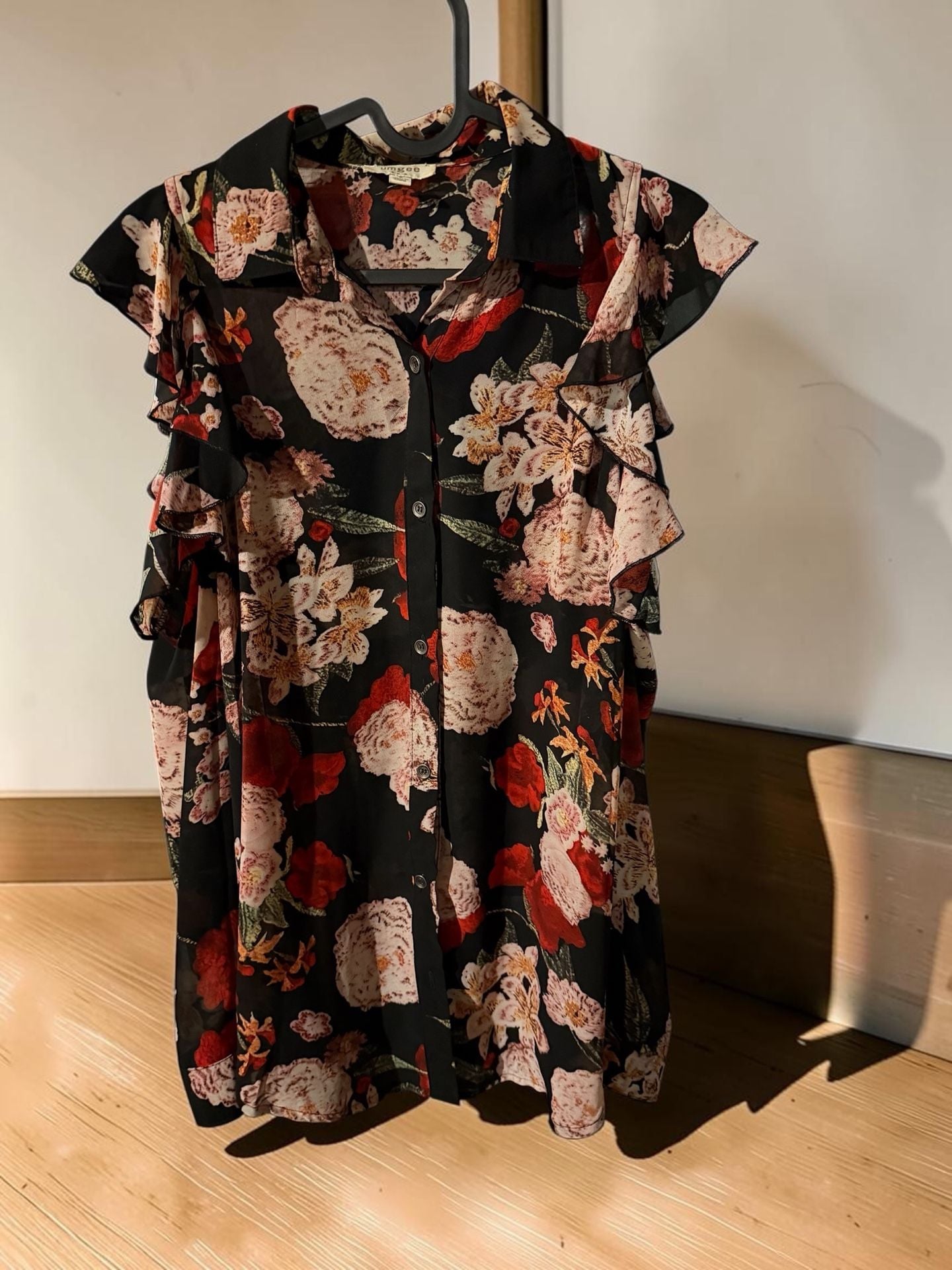 Umgee Floral Chiffon Blouse Size S Black Red Ruffle Sleeve Button Up 2