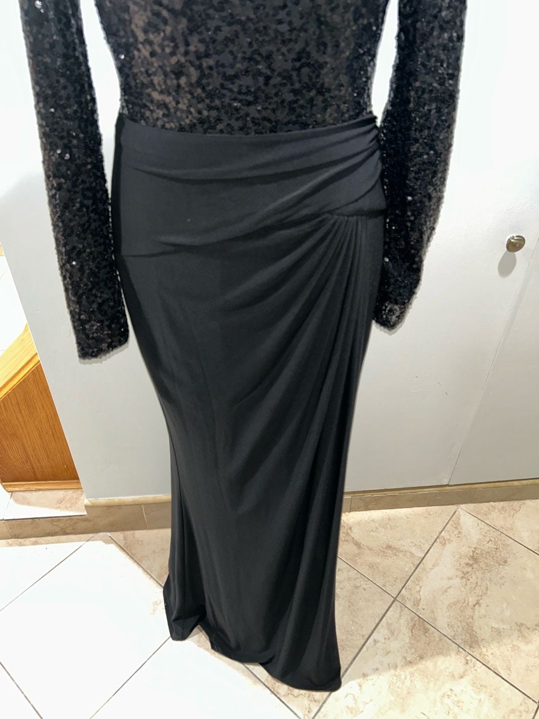 Lauren Ralph Lauren Sequin Long Sleeve Gown Size 4 Black 8
