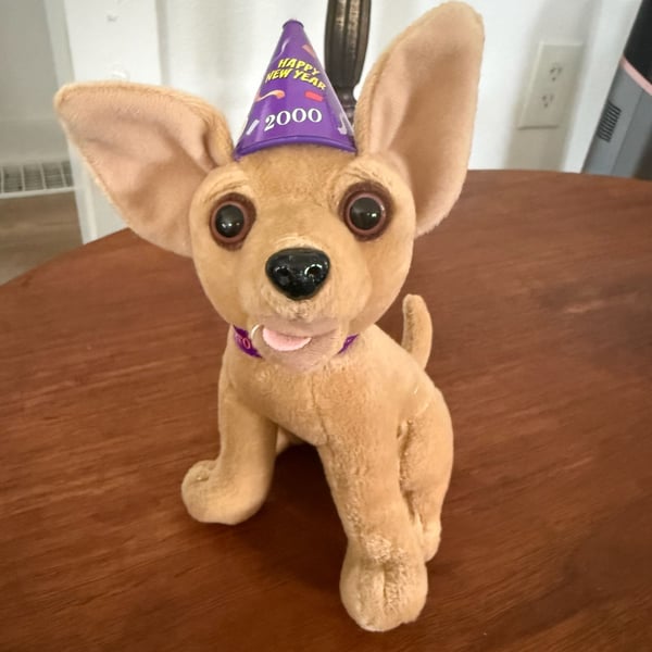 Talking Taco Bell Chihuahua Plush Y2K 2000 New Year Hat