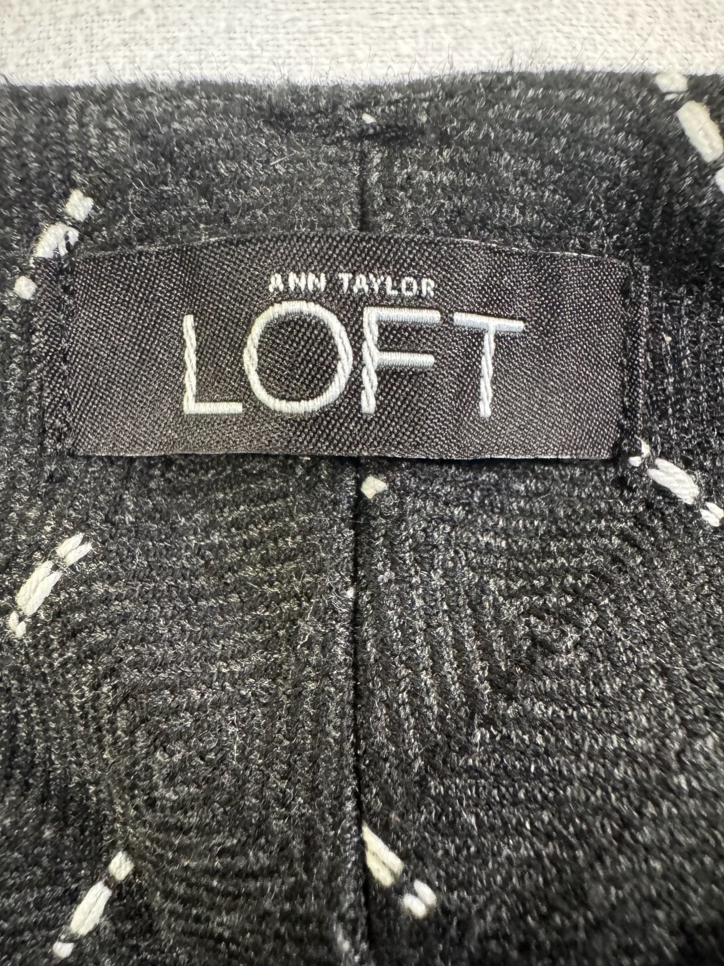 Ann Taylor Loft Julie Skinny Size 2 Gray White Pattern Pants 9