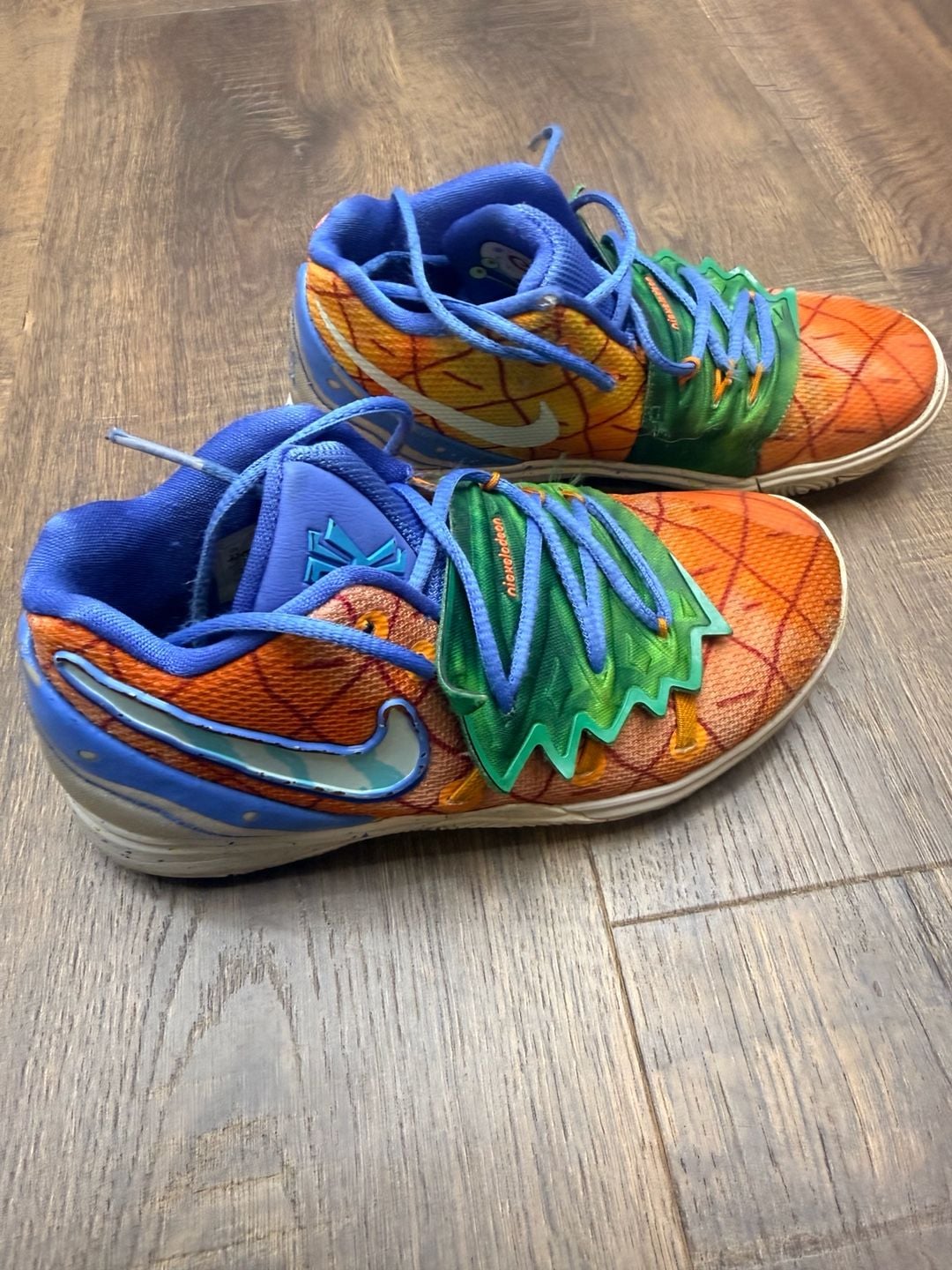 Nike Kyrie 5 SpongeBob SquarePants Pineapple House Size 2Y 3
