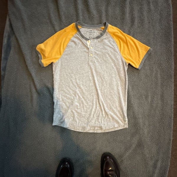 American Eagle Outfitters Henley Shirt Size M Gray Yellow Raglan Short Sleeve