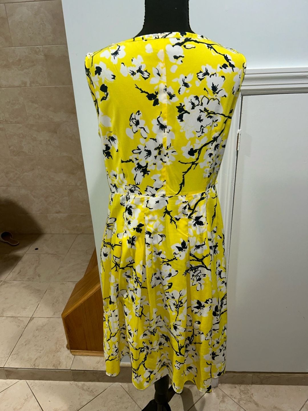 Jones New York Floral Dress Yellow White Black Sleeveless 4