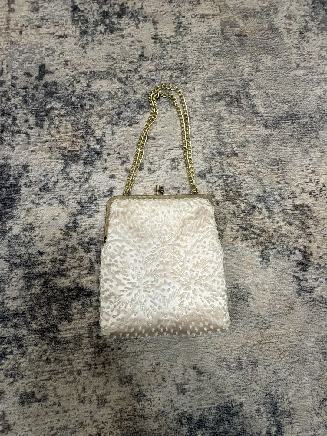 La Regale LTD Vintage Beaded Evening Bag White Gold Chain Kisslock 2