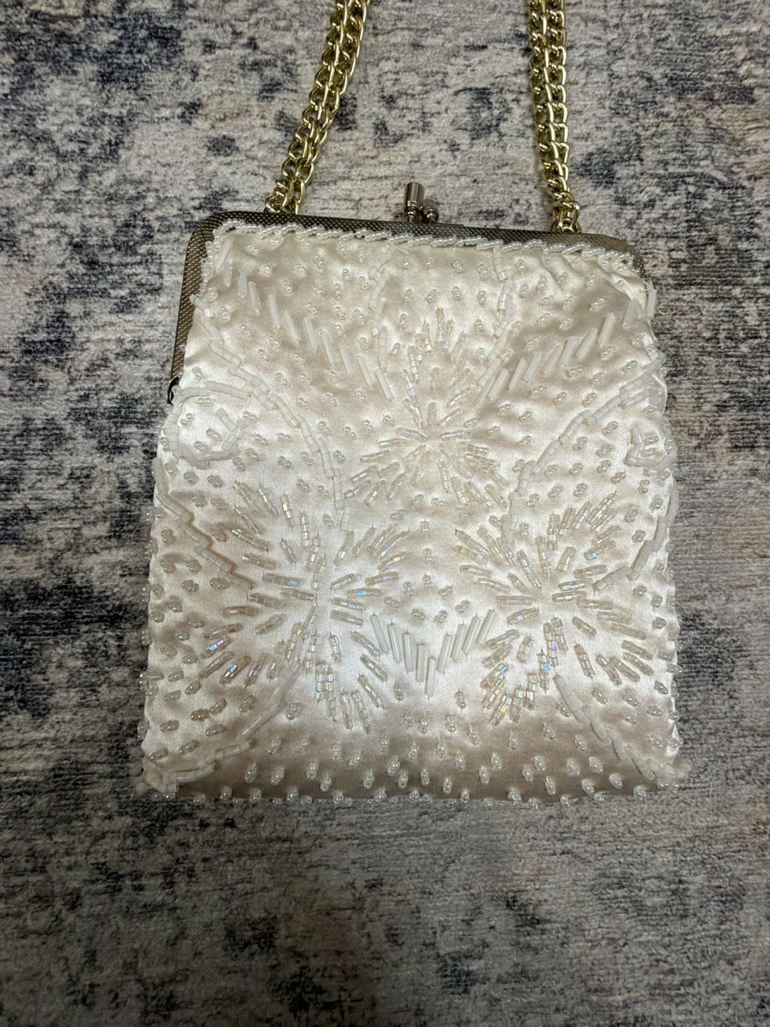 La Regale LTD Vintage Beaded Evening Bag White Gold Chain Kisslock 3