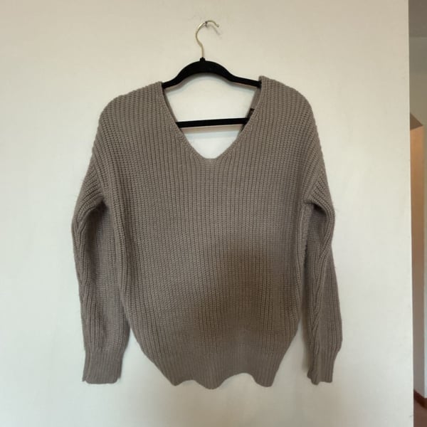 Love Tree Twist Back Sweater Size Small Taupe Ribbed Knit Pullover