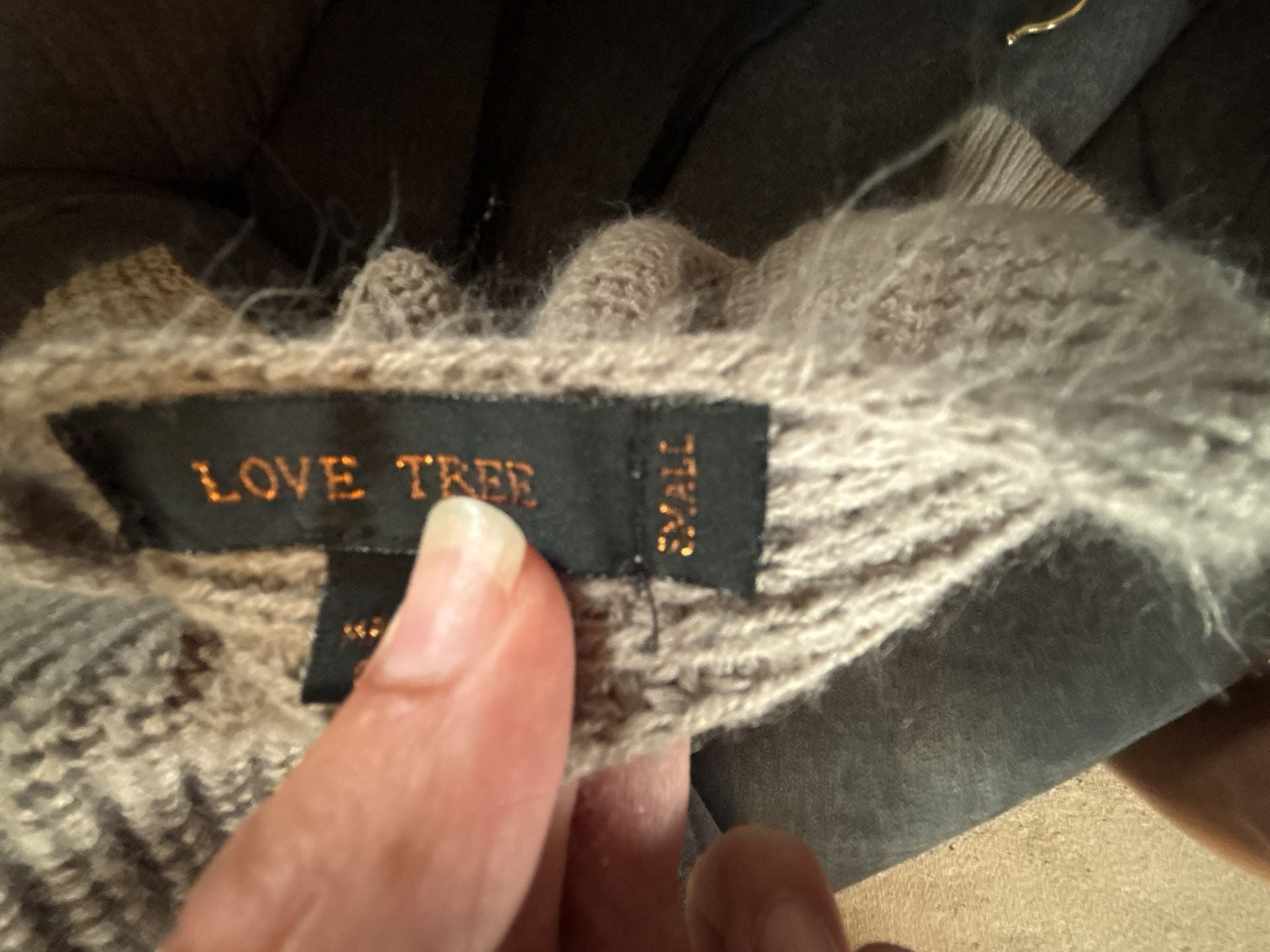 Love Tree Twist Back Sweater Size Small Taupe Ribbed Knit Pullover 5
