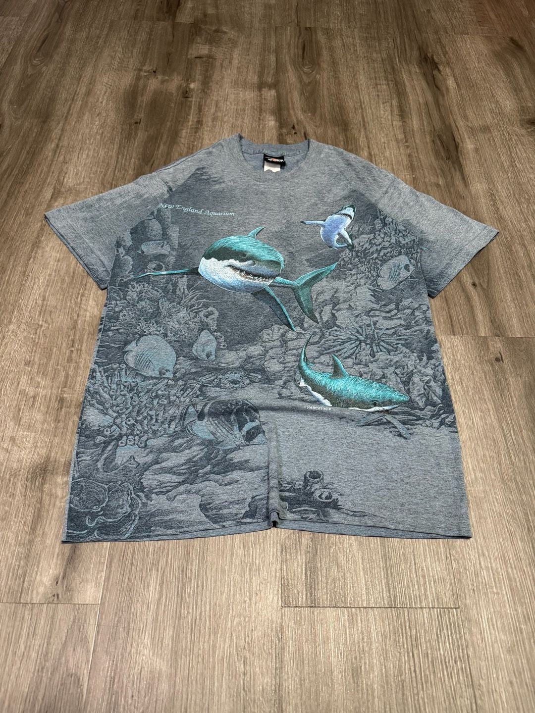Vintage Single Stitch Made in USA Signal Sport Aquarium Shark All Over Print T
4