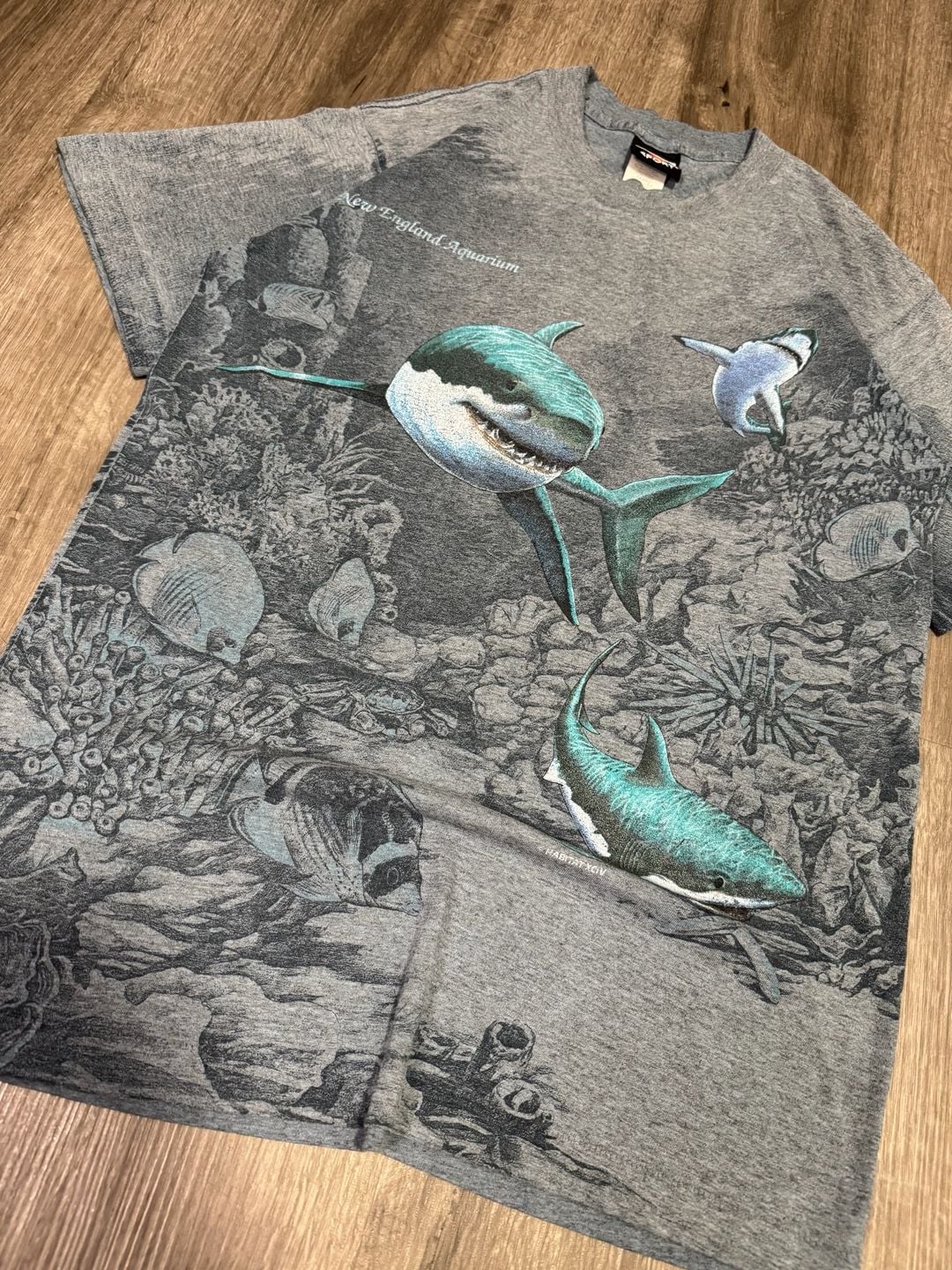 Vintage Single Stitch Made in USA Signal Sport Aquarium Shark All Over Print T
8