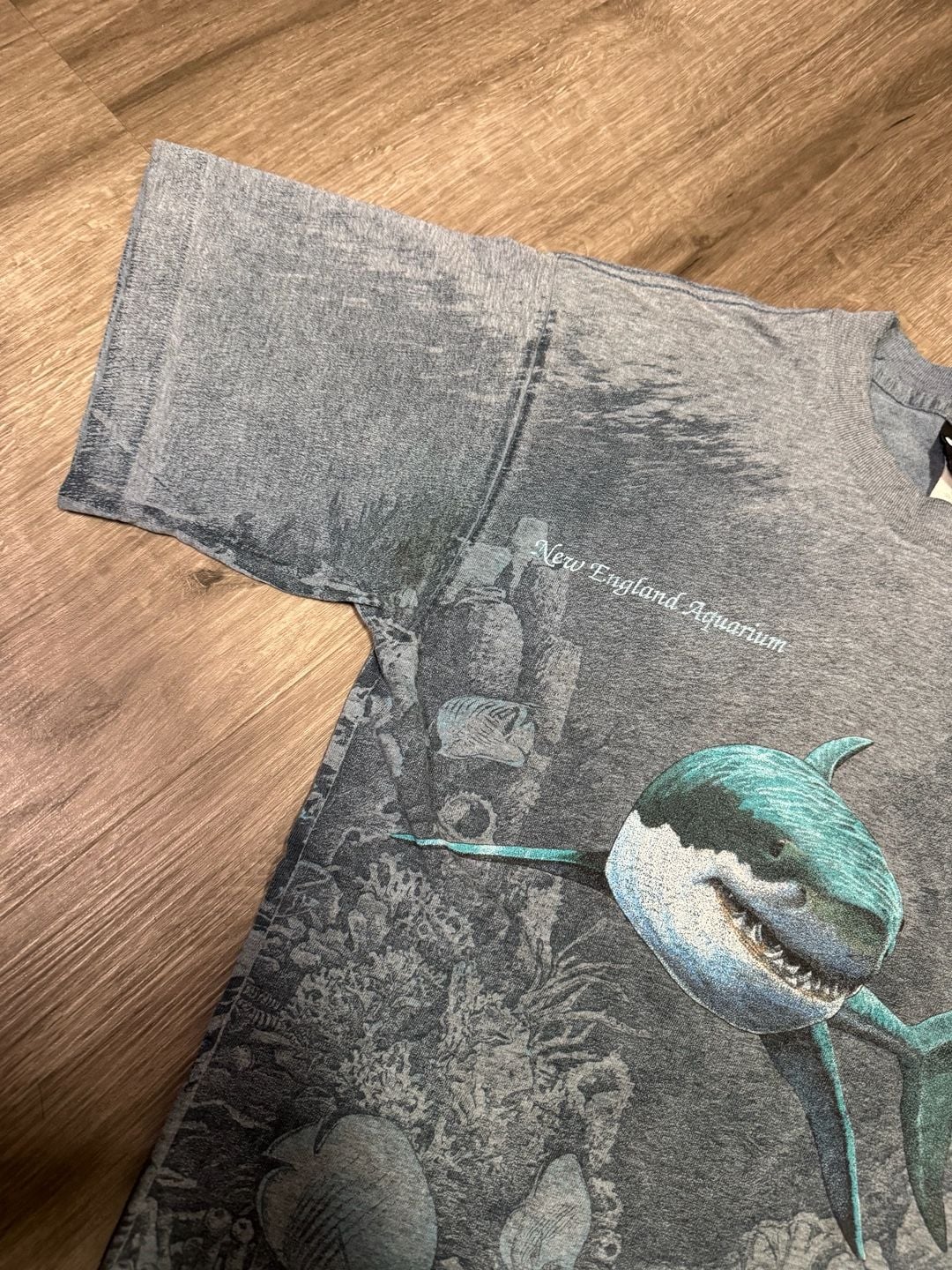 Vintage Single Stitch Made in USA Signal Sport Aquarium Shark All Over Print T
9