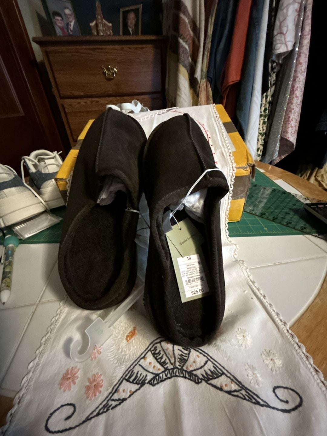 Goodfellow & Co Cruz Genuine Suede Clog Slippers Size 10 Dark Brown 1