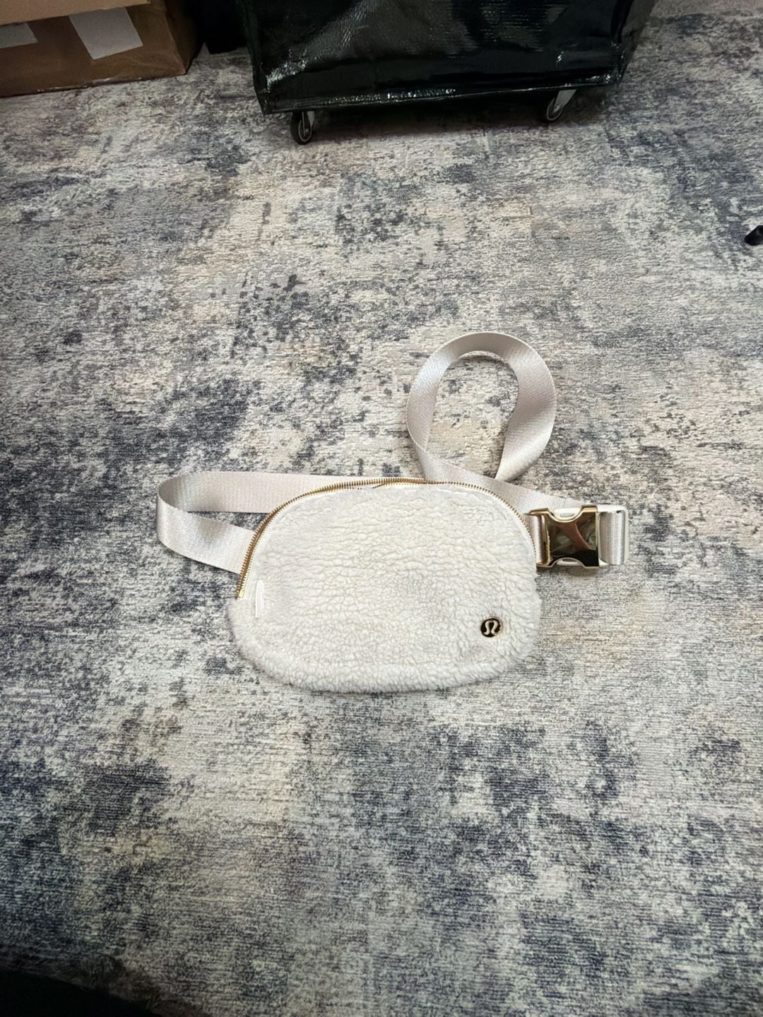 Lululemon Everywhere Belt Bag Fleece Natural Ivory Trench Gold Hardware 2