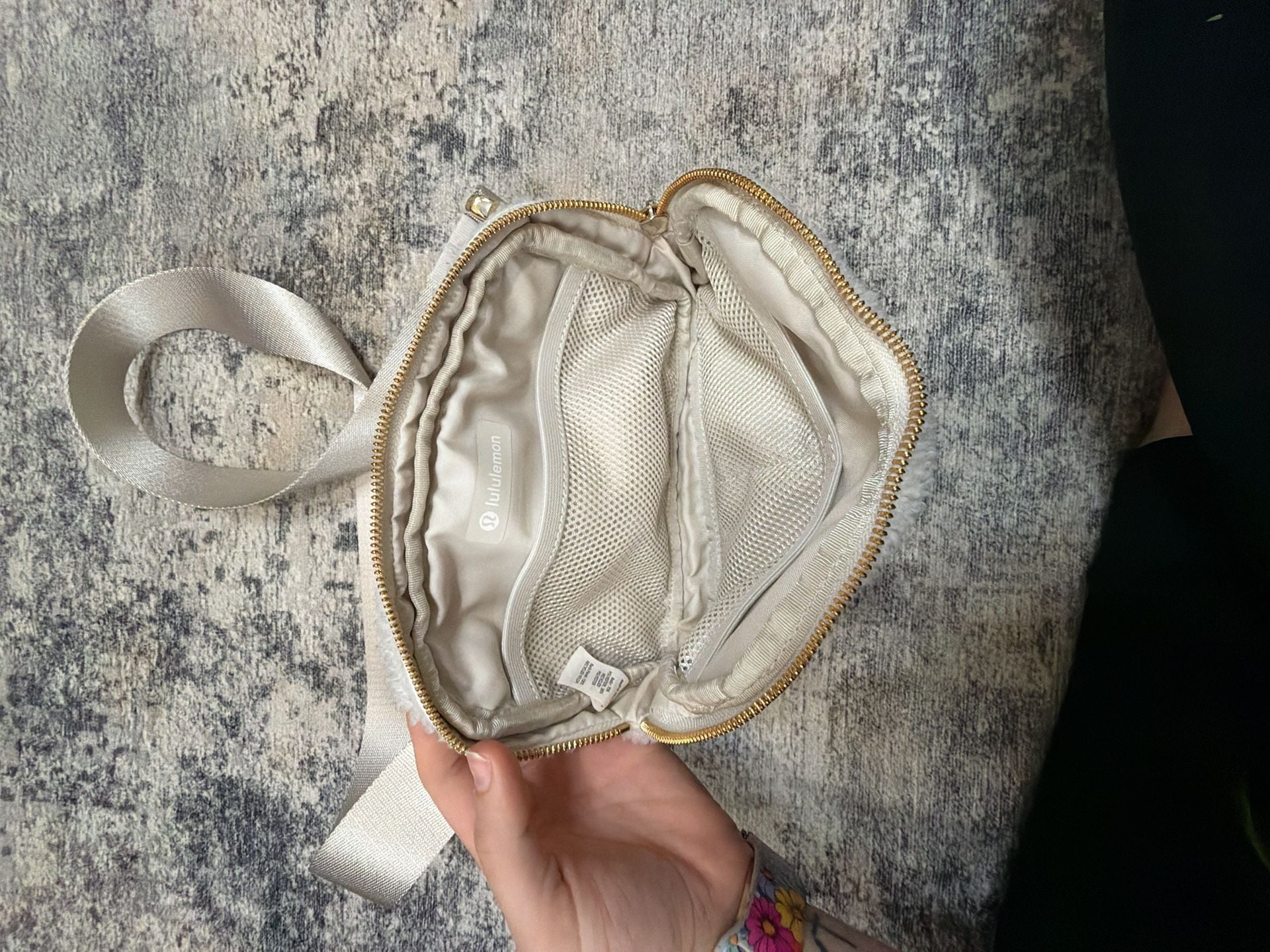 Lululemon Everywhere Belt Bag Fleece Natural Ivory Trench Gold Hardware 5