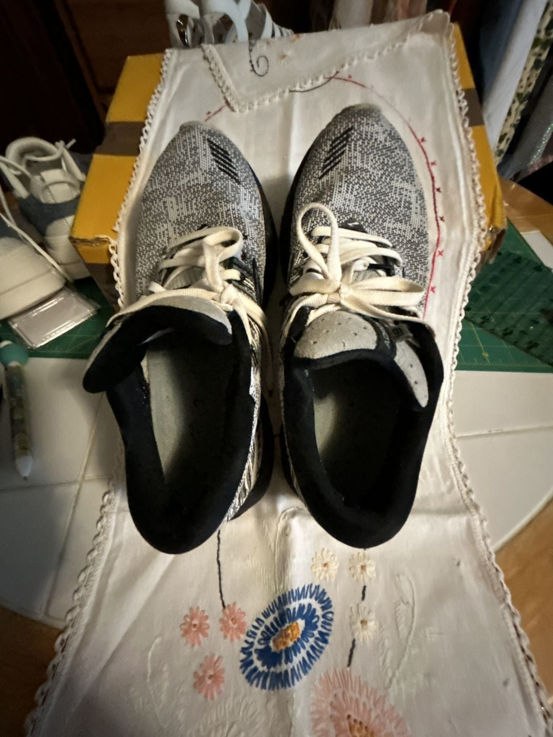 Brooks Adrenaline GTS 19 Running Shoes Black Gray 2