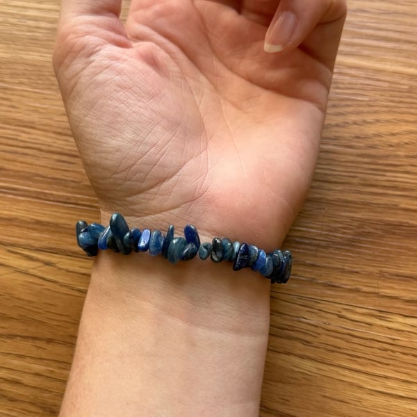 Unbranded Blue Sodalite Chip Stone Stretch Bracelet